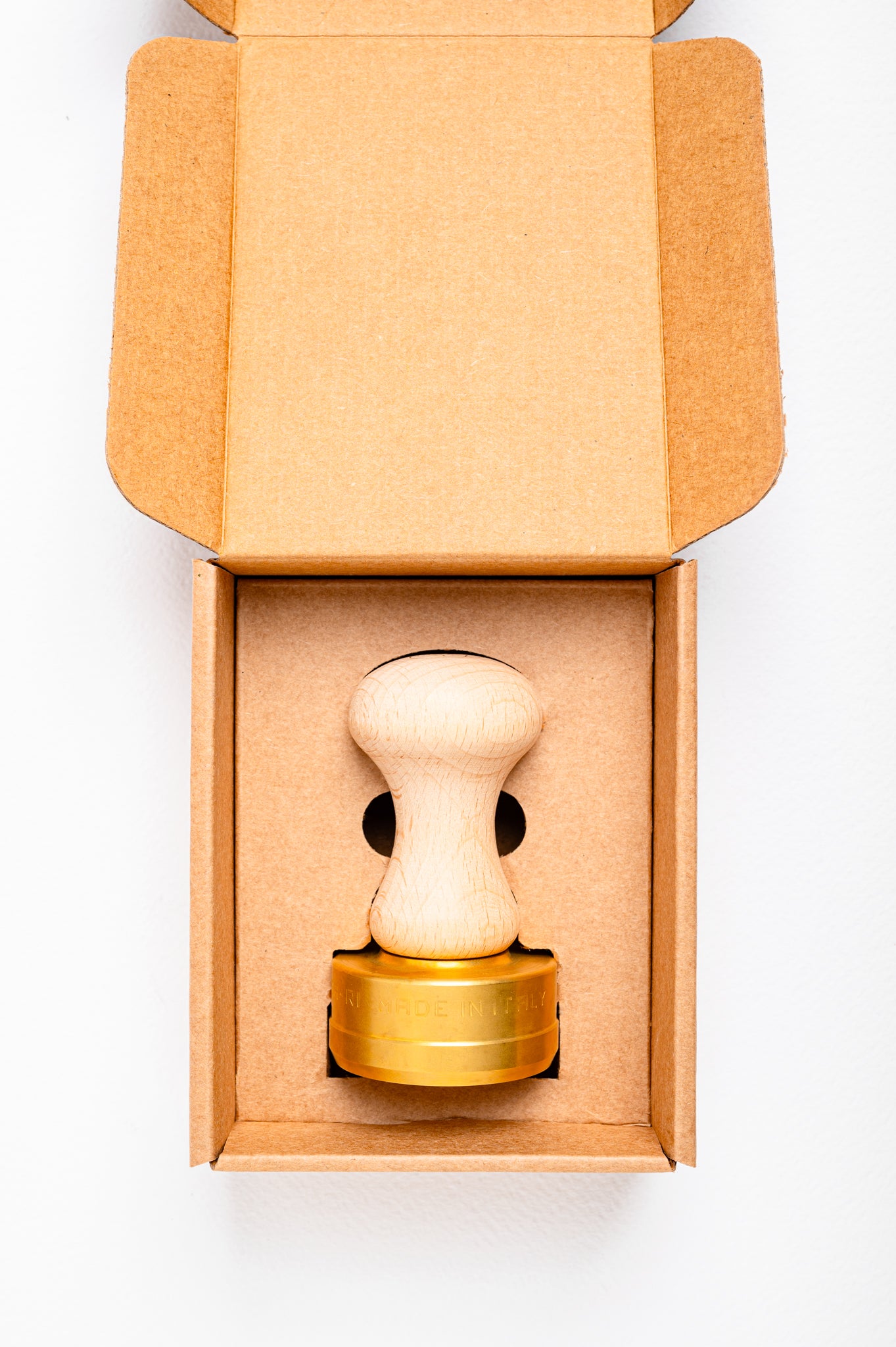 Professional Ravioli & Tortelli Round Stamp in Brass and Natural wood.