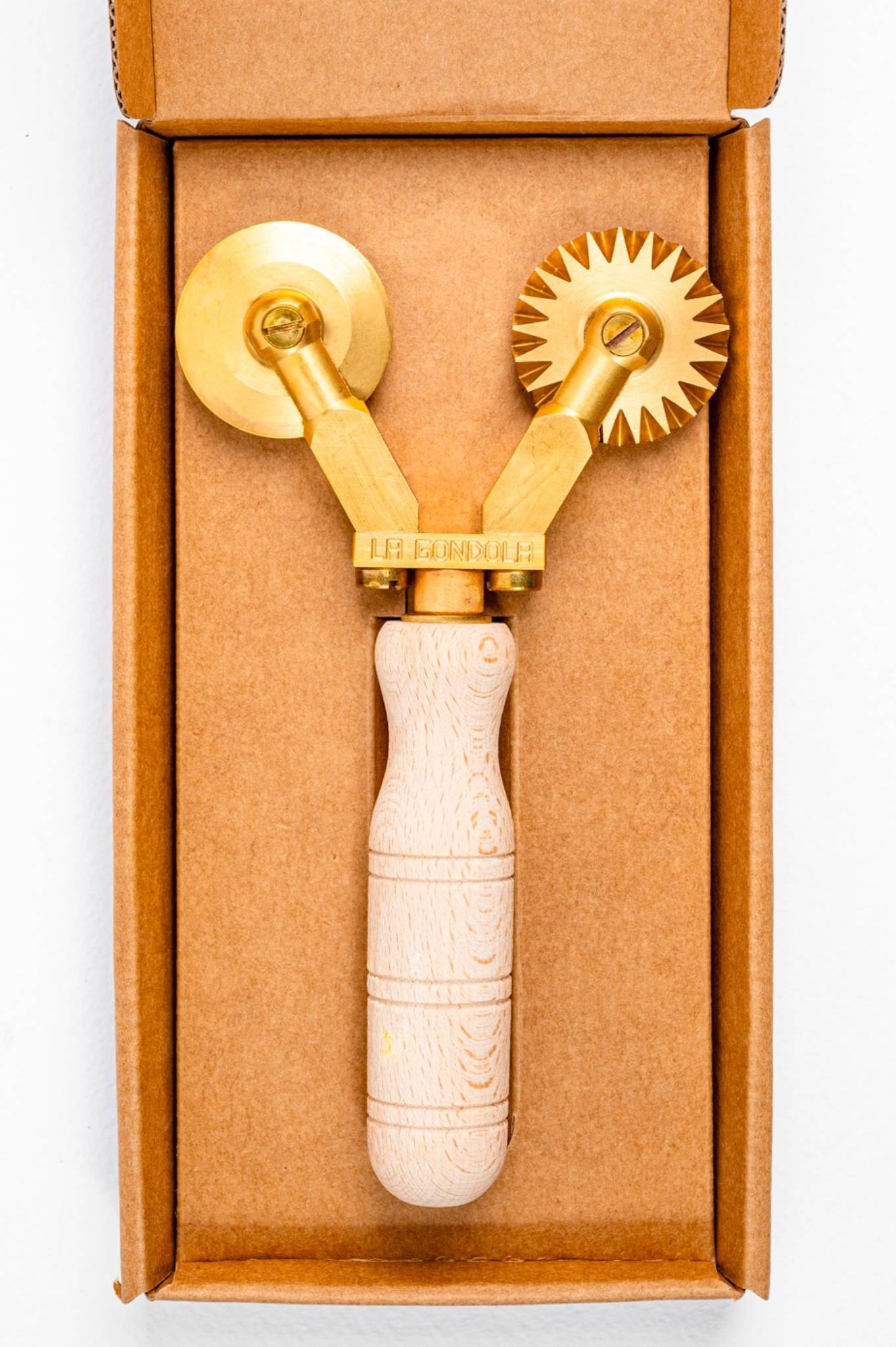 Double Pasta Cutter Wheel, 2 Separate Blades, 1 Festooned and 1 Smooth