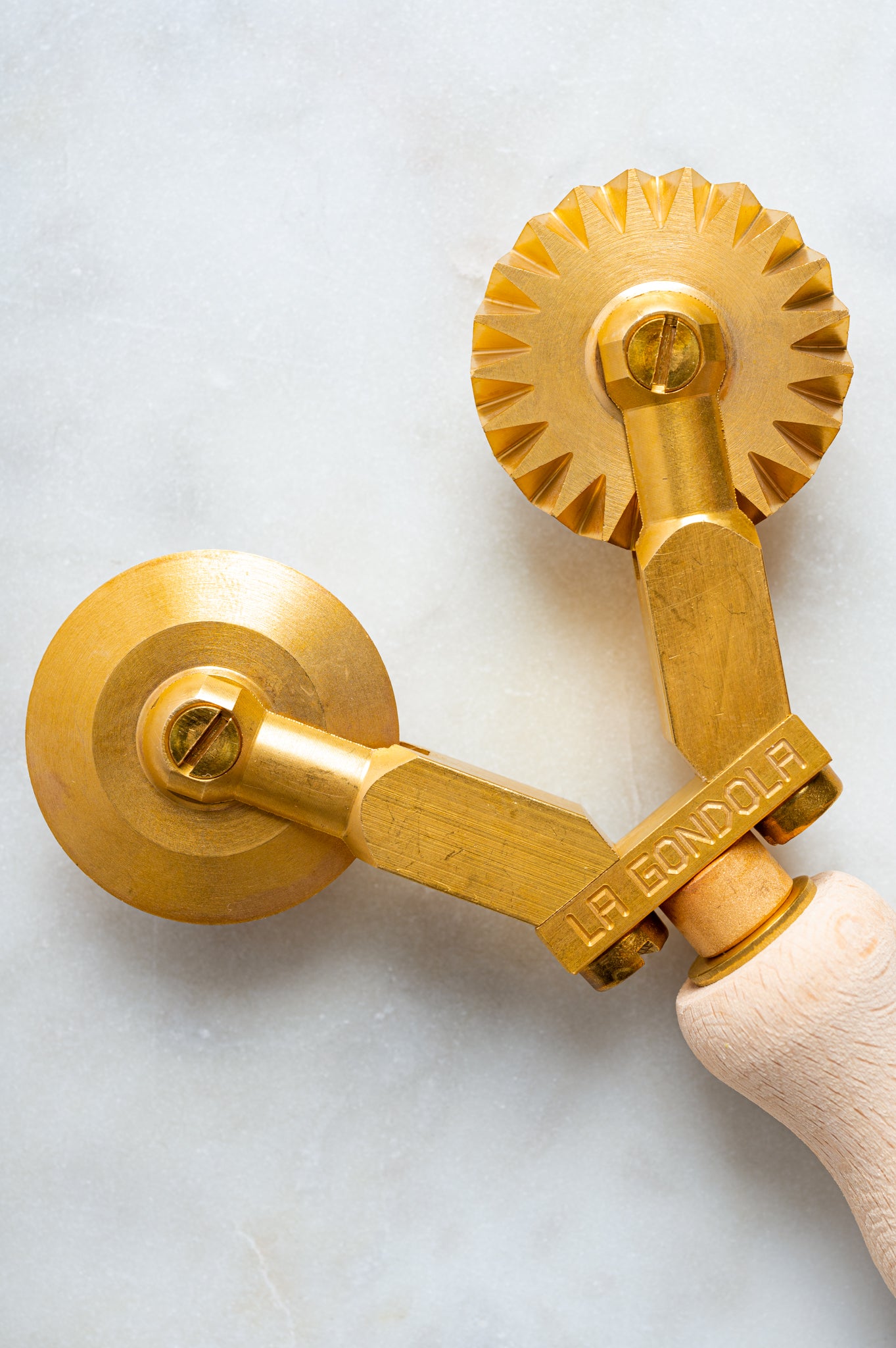 Double Pasta Cutter Wheel, 2 Separate Blades, 1 Festooned and 1 Smooth