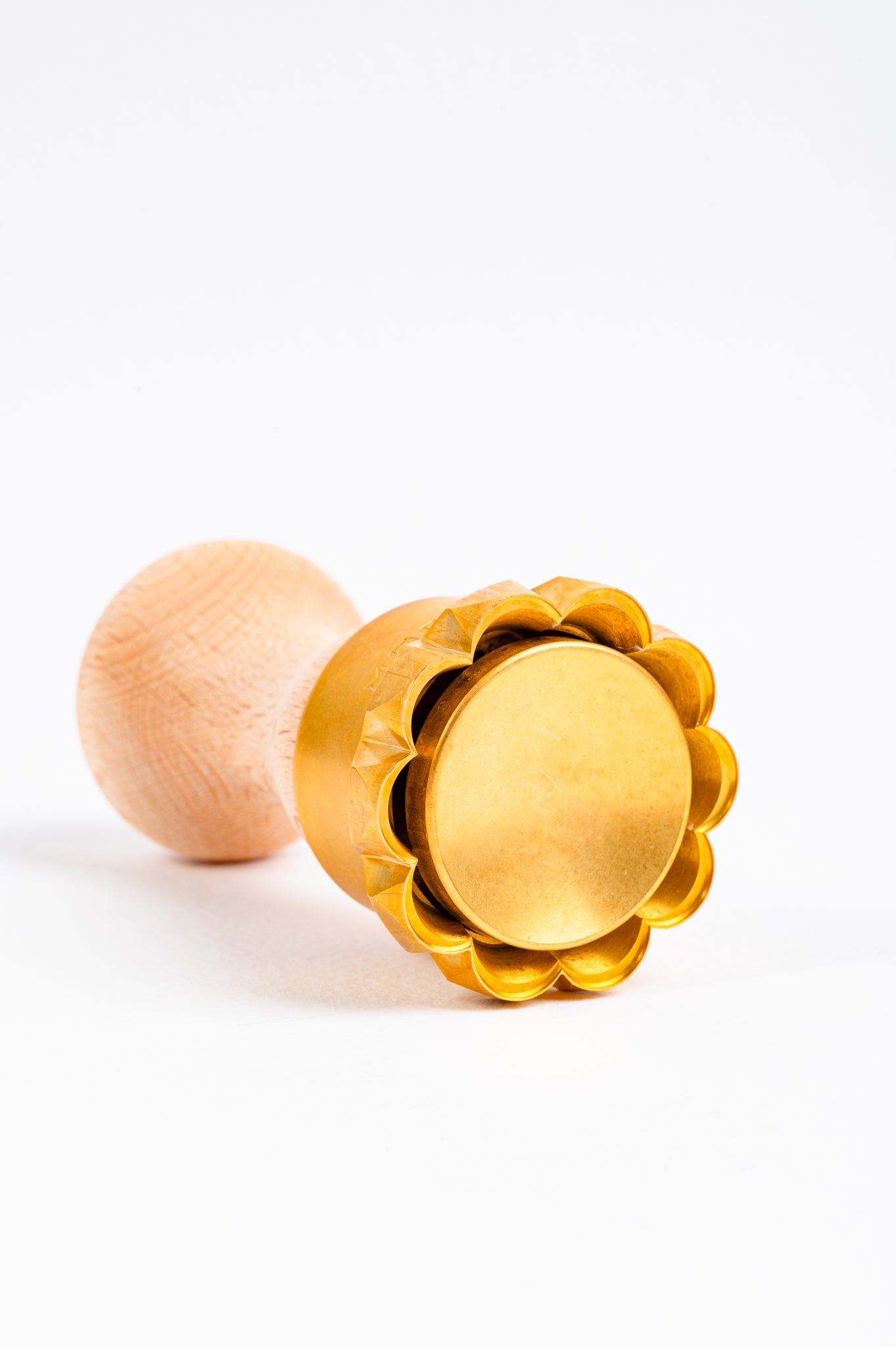 Professional Ravioli & Tortelli Round Flower Stamp in Brass and Natural wood.