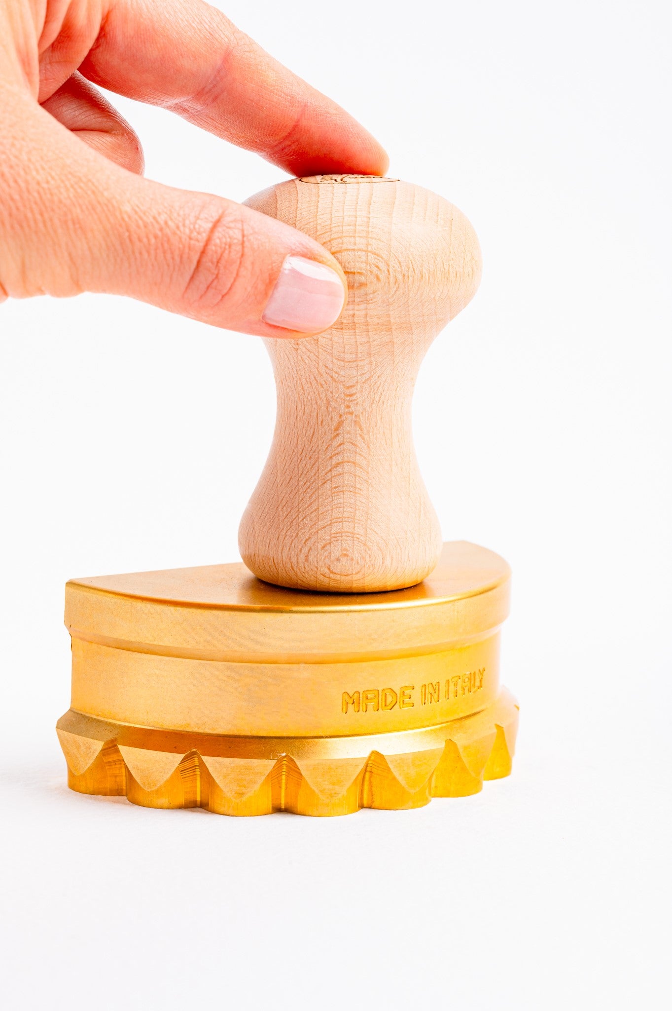 Sello Profesional de Raviolis y Pasta MEZZALUNA en Latón y Madera Natural - SARA