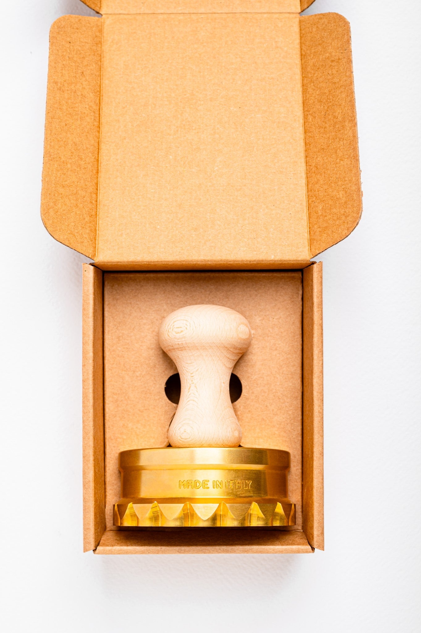 Paquete Profesional La Gondola: Sello Mezzaluna y Rueda Cortadora de Pasta Lisa en Latón y Madera Natural - NILLA