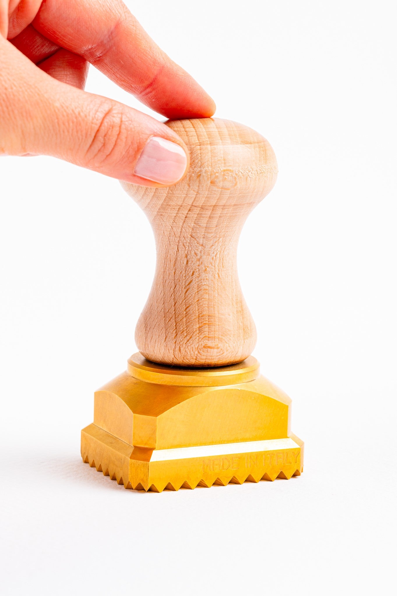 Professional Ravioli & Tortelli Fluted Rectangle (45×55) Stamp in Brass and Natural wood.