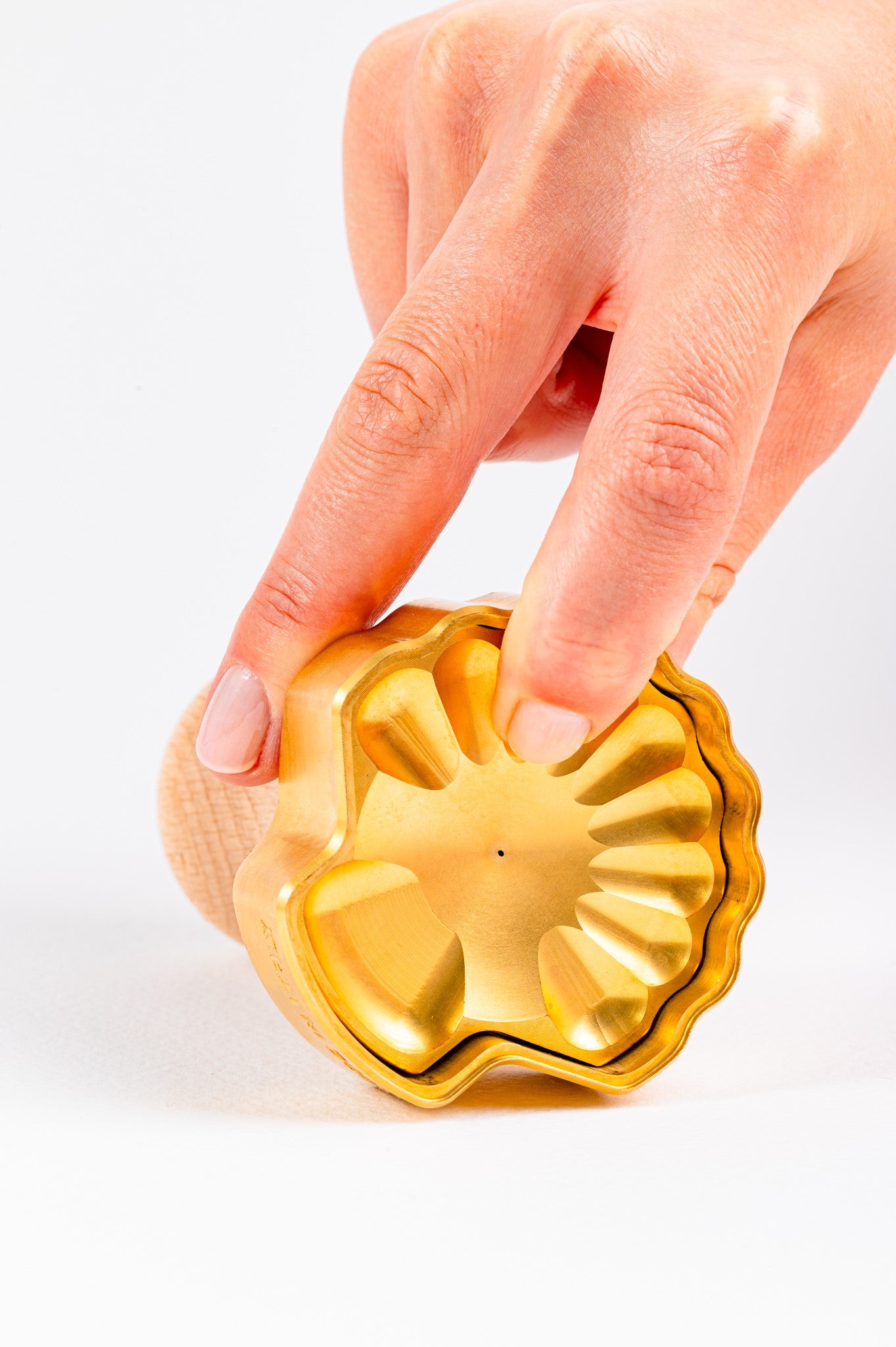 Professional Ravioli and Pasta SHELL Stamp in Brass and Natural Wood - ELENA