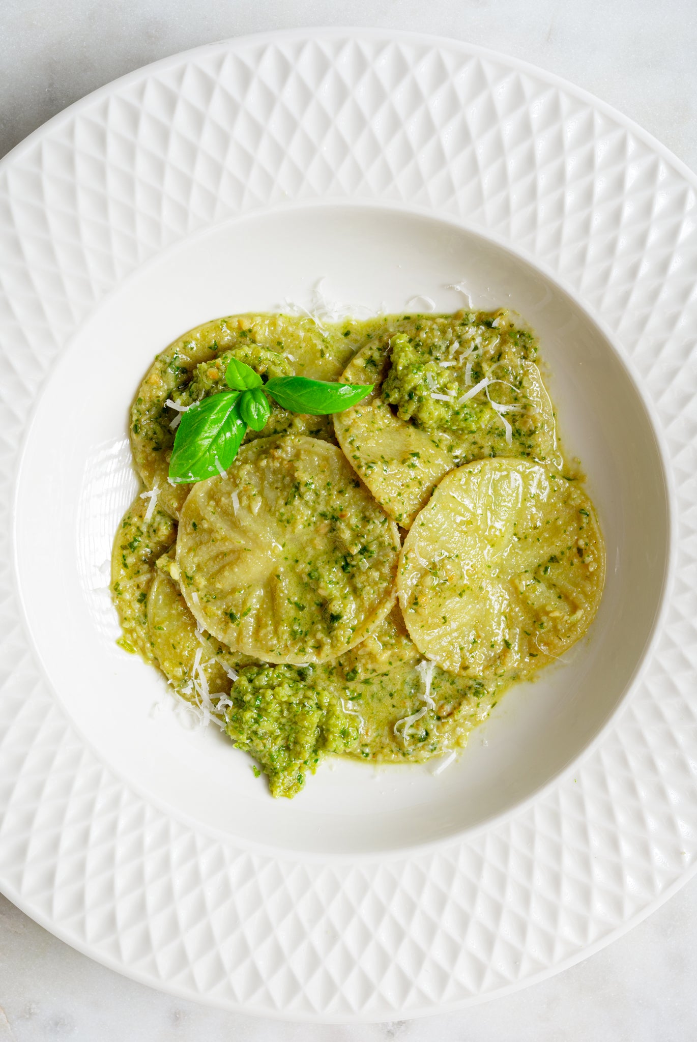 Professional Ravioli & Tortelli Round Stamp in Brass and Natural wood.