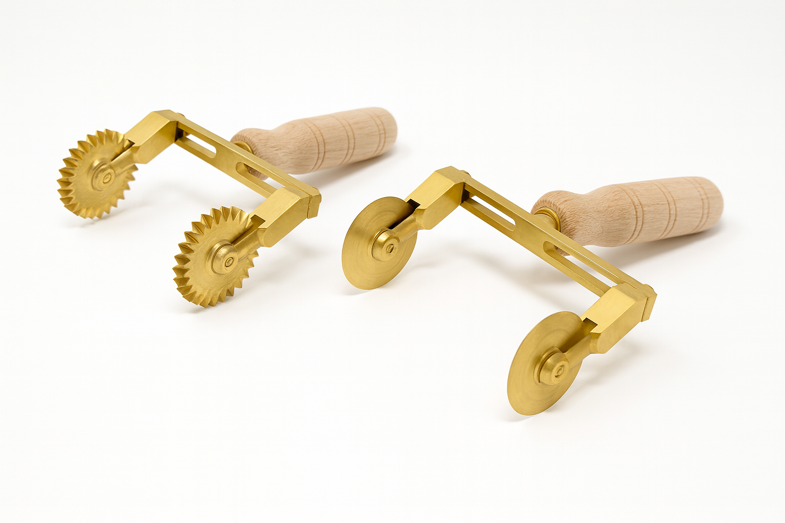 Professional Pasta Cutter Wheel, Ravioli Cutter, Timeless Natural Wood Handle and Durable Brass Head (Set of 2 Double Adjustable Festooned /Smooth Pasta Cutter Wheel) - ALDO