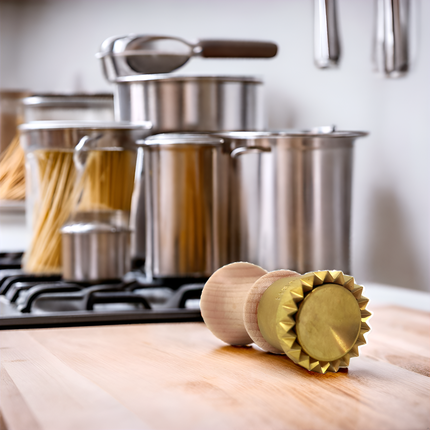 Professional Ravioli and Pasta ROUND (34mm) Stamp in Brass and Natural Wood - LEA