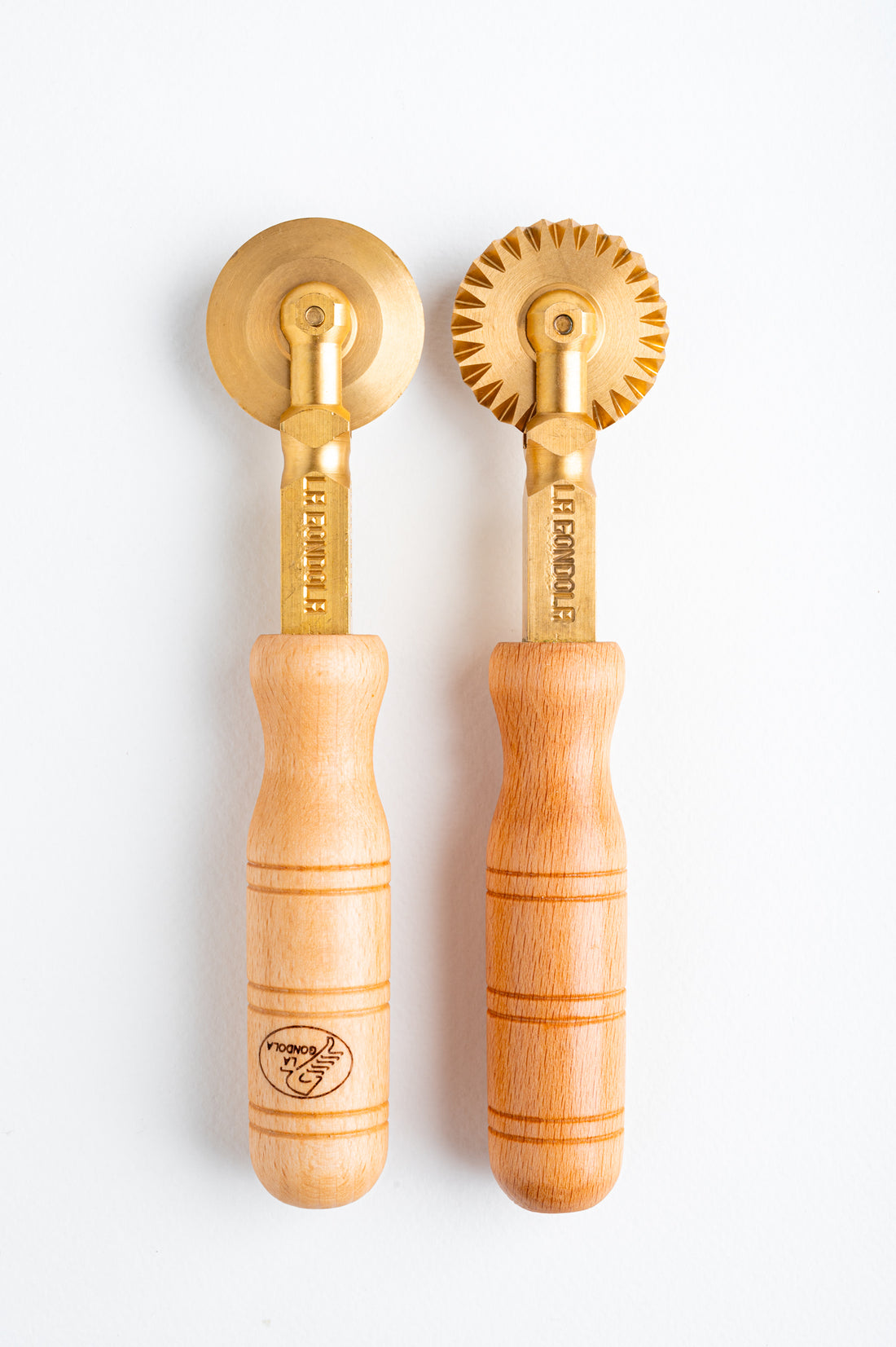 2 pasta and ravioli cutter, 1 Festooned and 1 Smooth