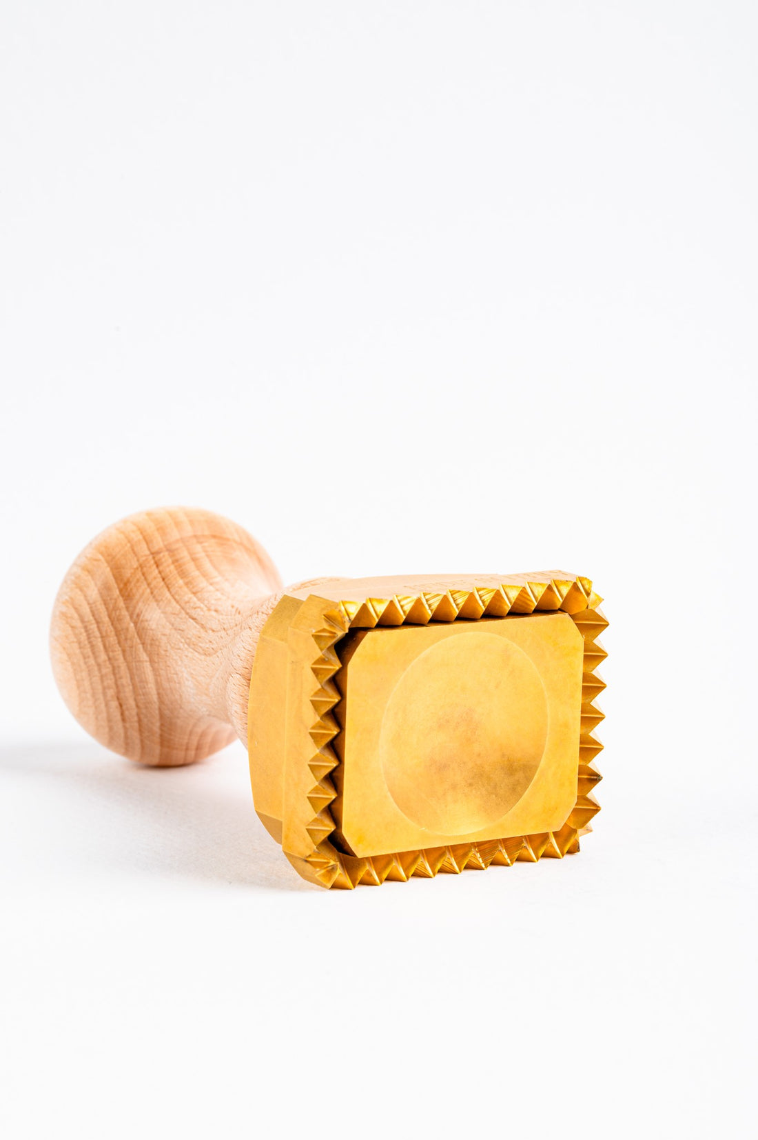 Professional Ravioli &amp; Tortelli Fluted Rectangle (45×55) Stamp in Brass and Natural wood.