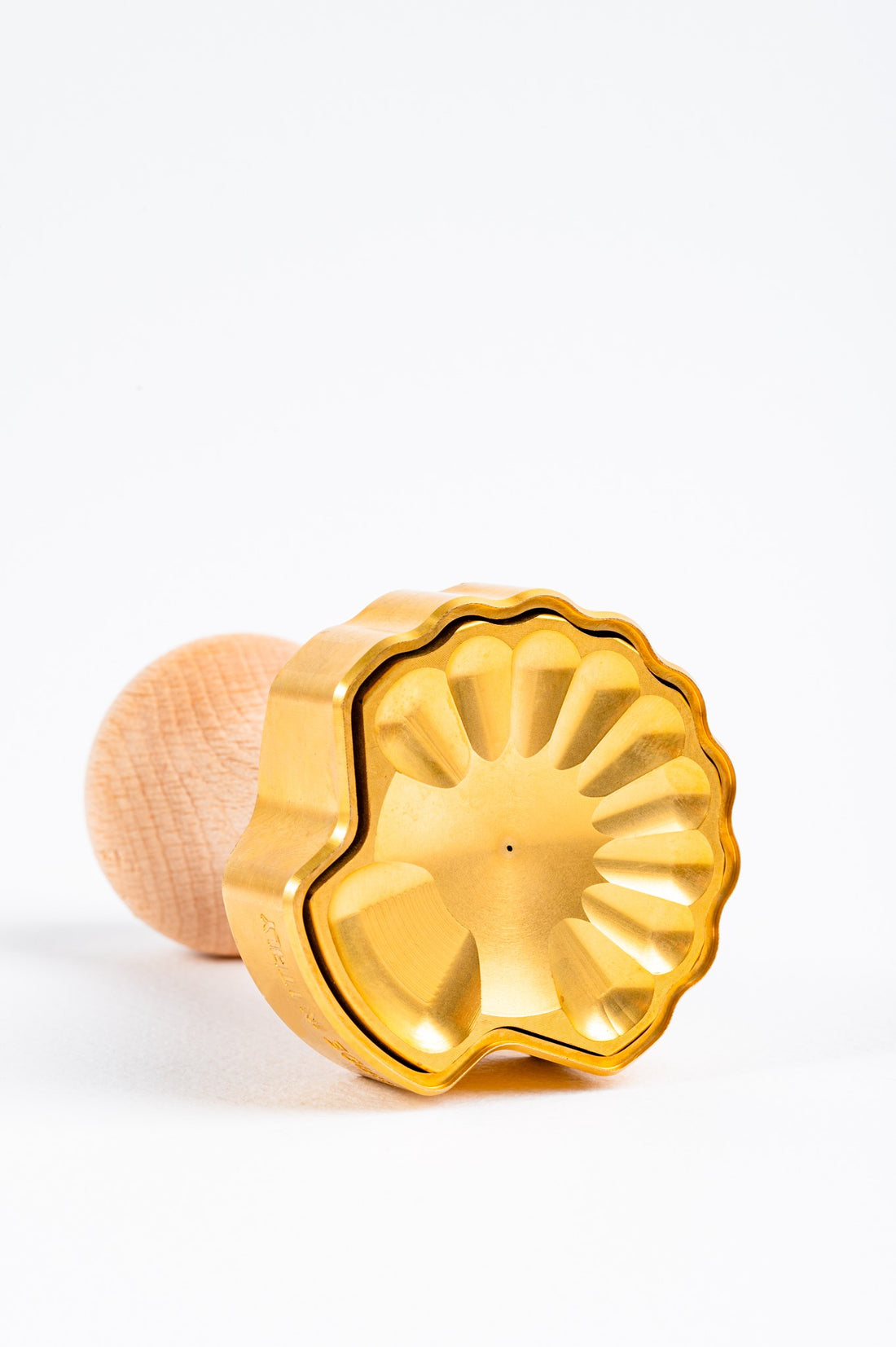 Professional Ravioli and Pasta SHELL Stamp in Brass and Natural Wood - ELENA