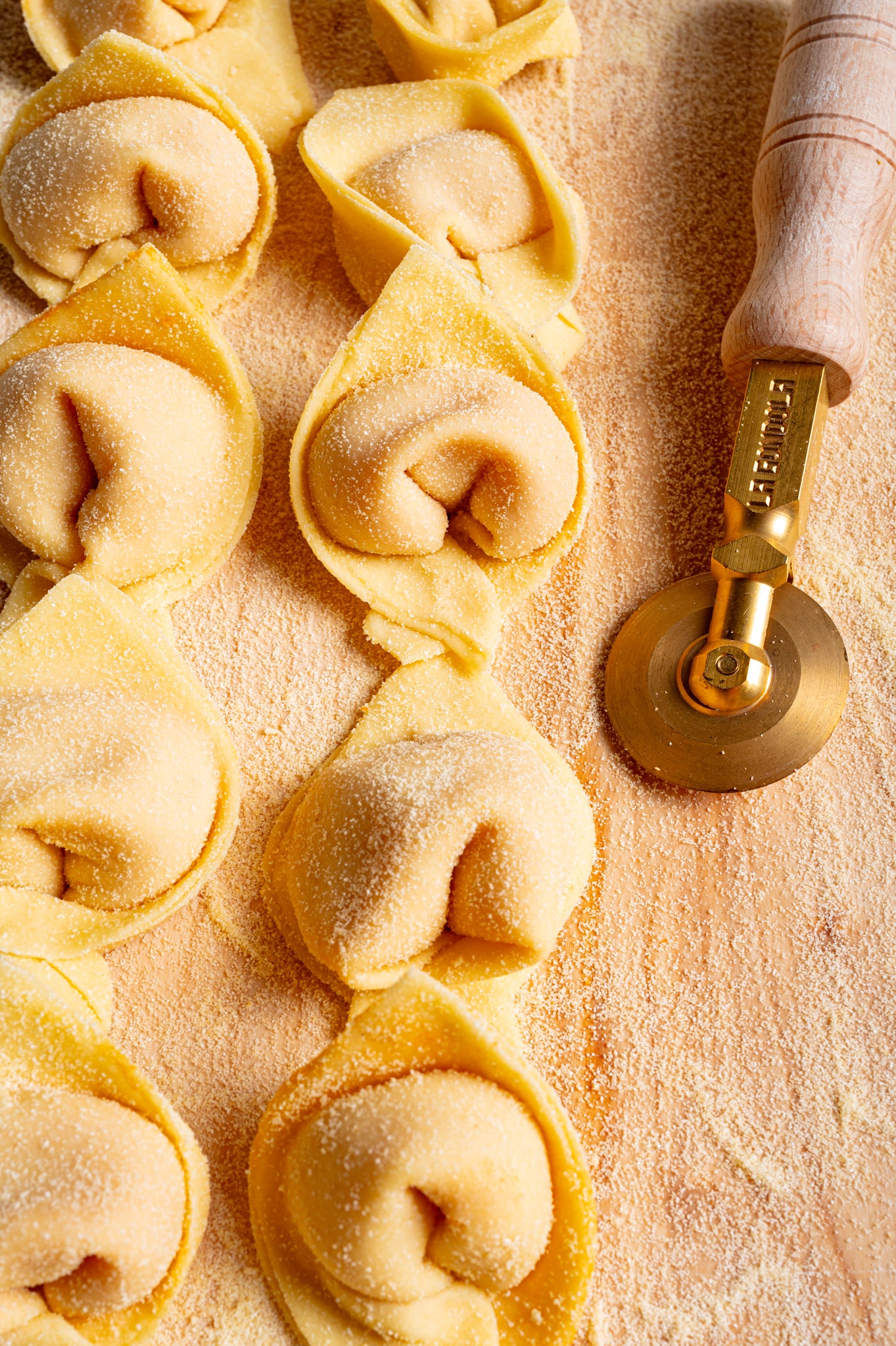 ravioli and pasta cutter single smooth wheel