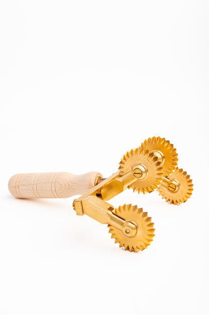 Professional Adjustable Pasta Cutter with 4 Fluted Wheels in Durable Brass and Natural Wood - SARO